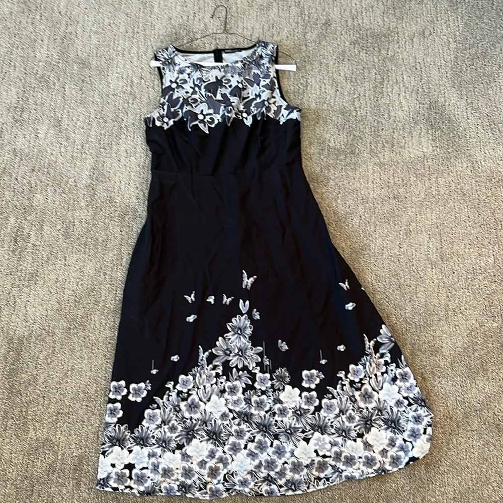 Women’s FHQ collection dress size L